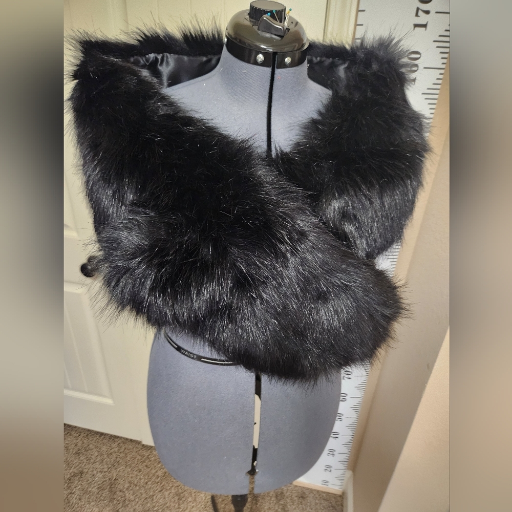 Elegant Black Faux Fur Shawl